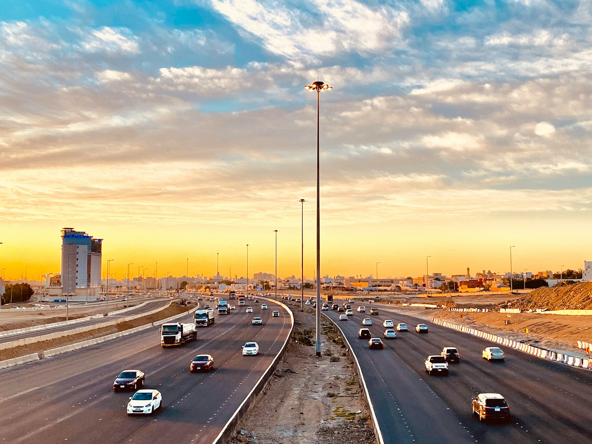 Best Cars for Dammam Weather and Daily Driving